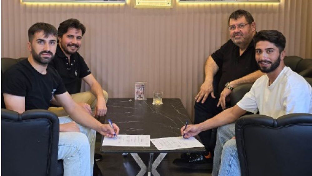 Hokeyin iddialı kulübü Volkan Grup hızlı başladı
